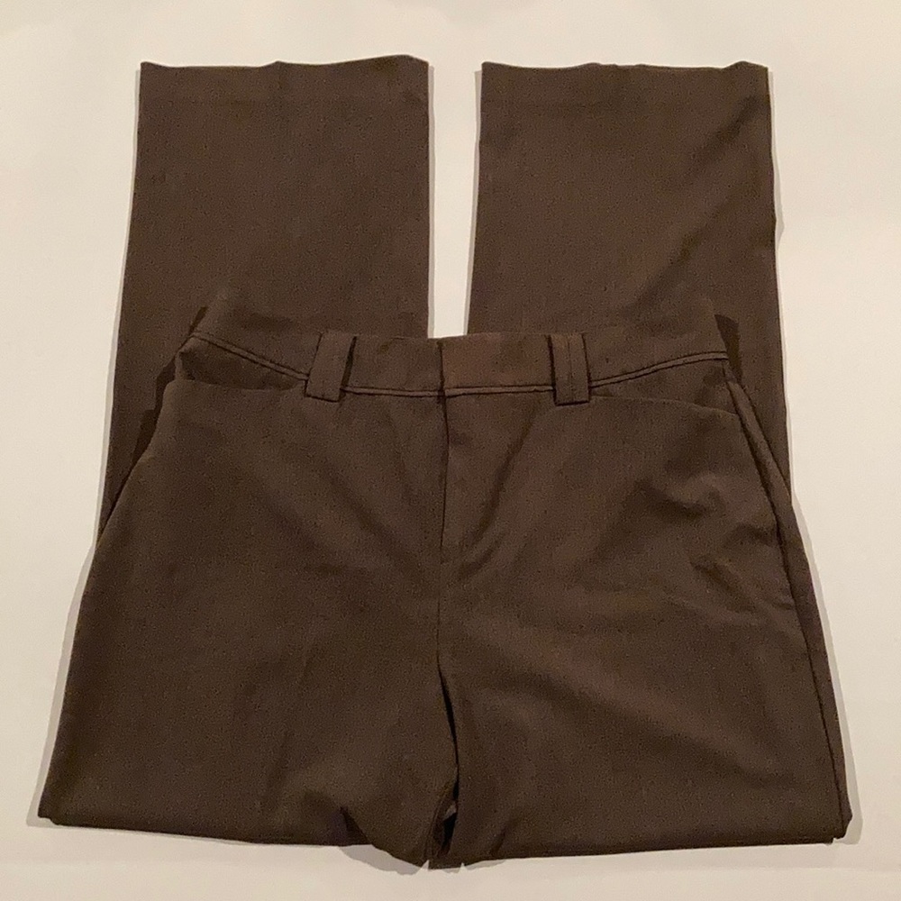Christopher and banks brown brand new women’s dress pants. Size 16 average.